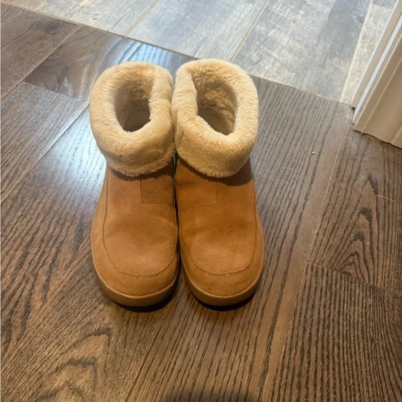 Cozy Tan Boots - Picture 5 of 5